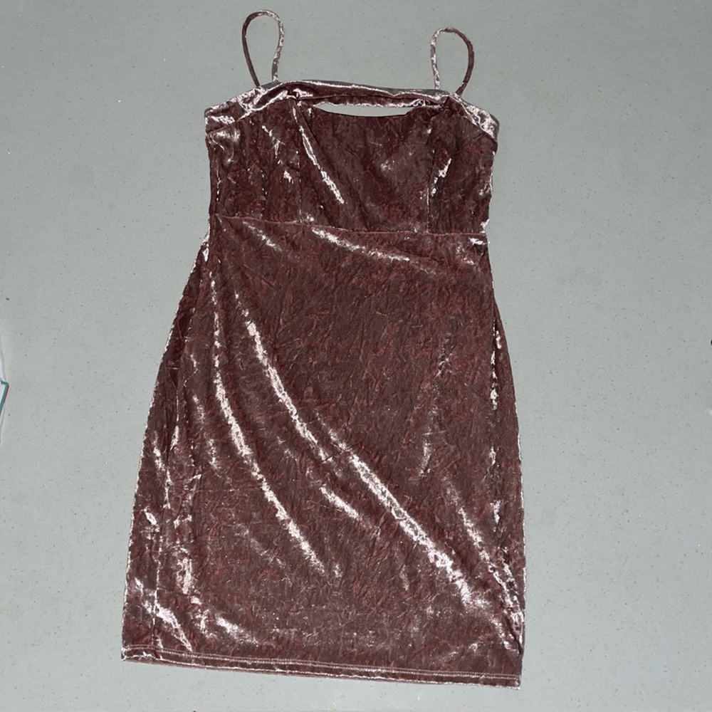 Sexy velvet pink mini dress!
